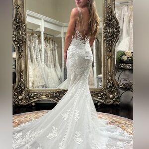 Essence of Australia Brand New Wedding Dress size 4